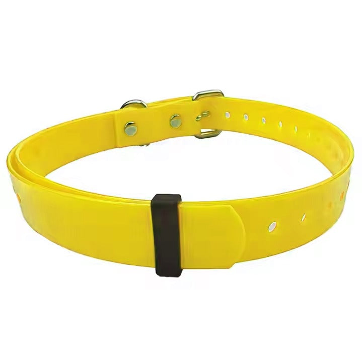 Easy-clean plastic dog collar for walks and training